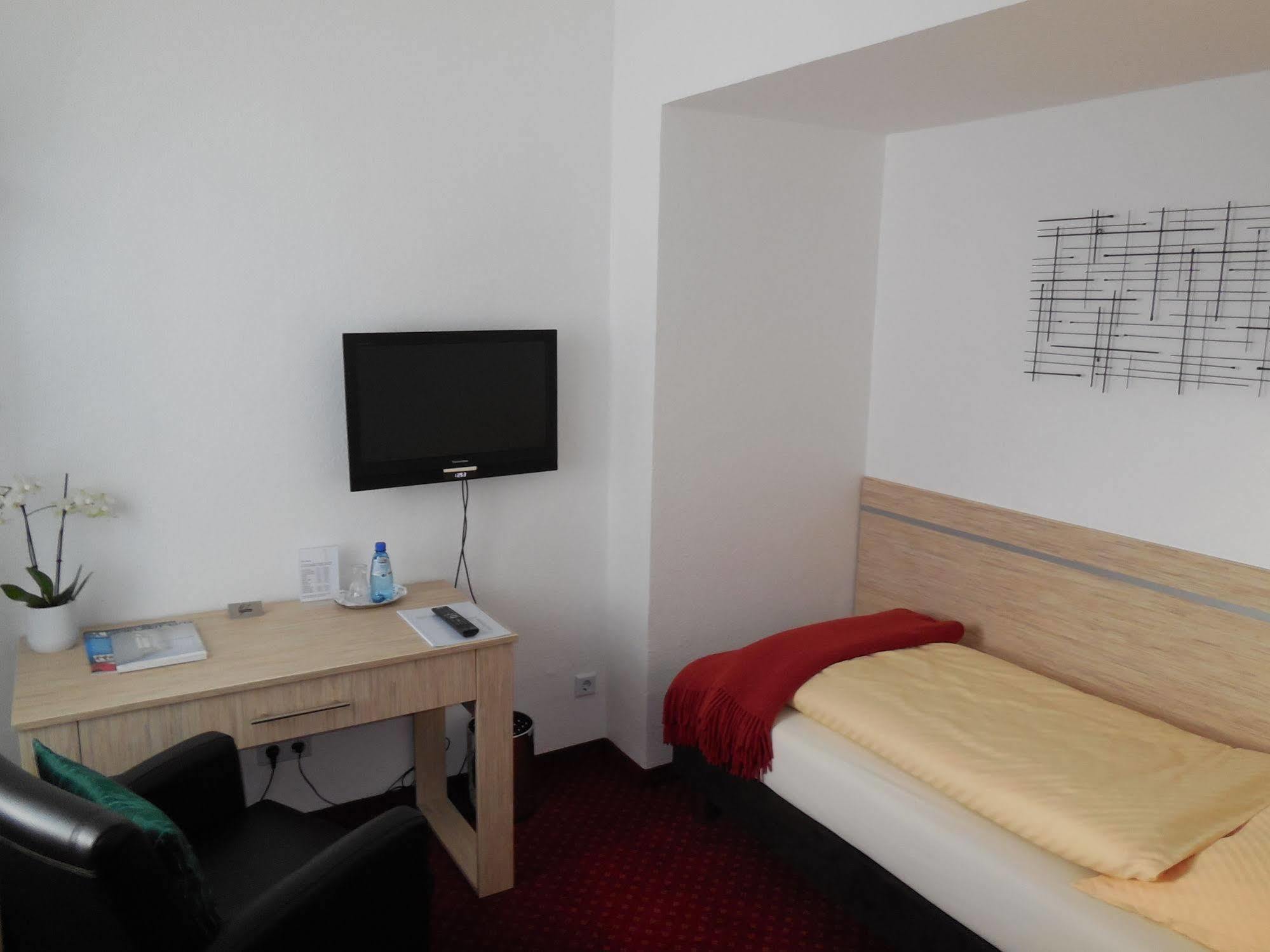 Hotel Sechzehn Leverkusen Kültér fotó