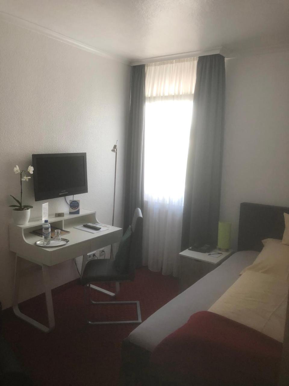 Hotel Sechzehn Leverkusen Kültér fotó
